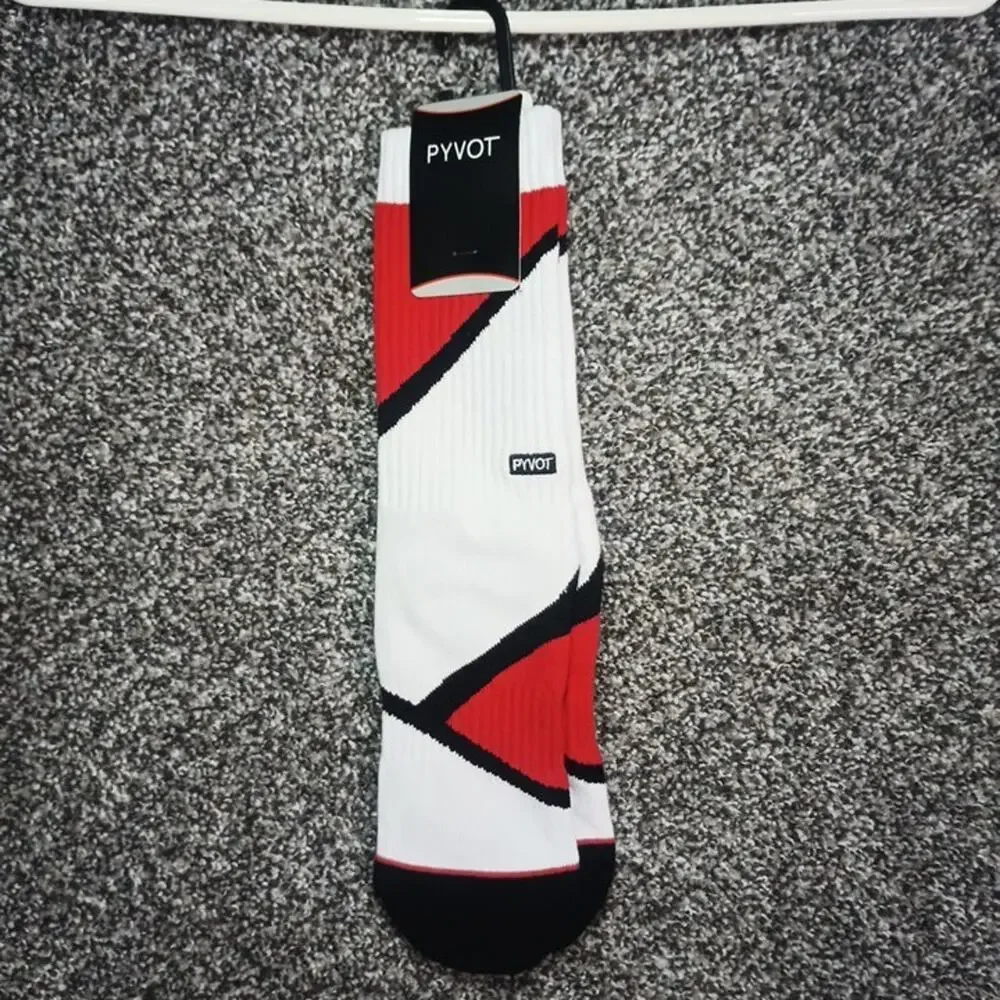 Pyvot crew socks